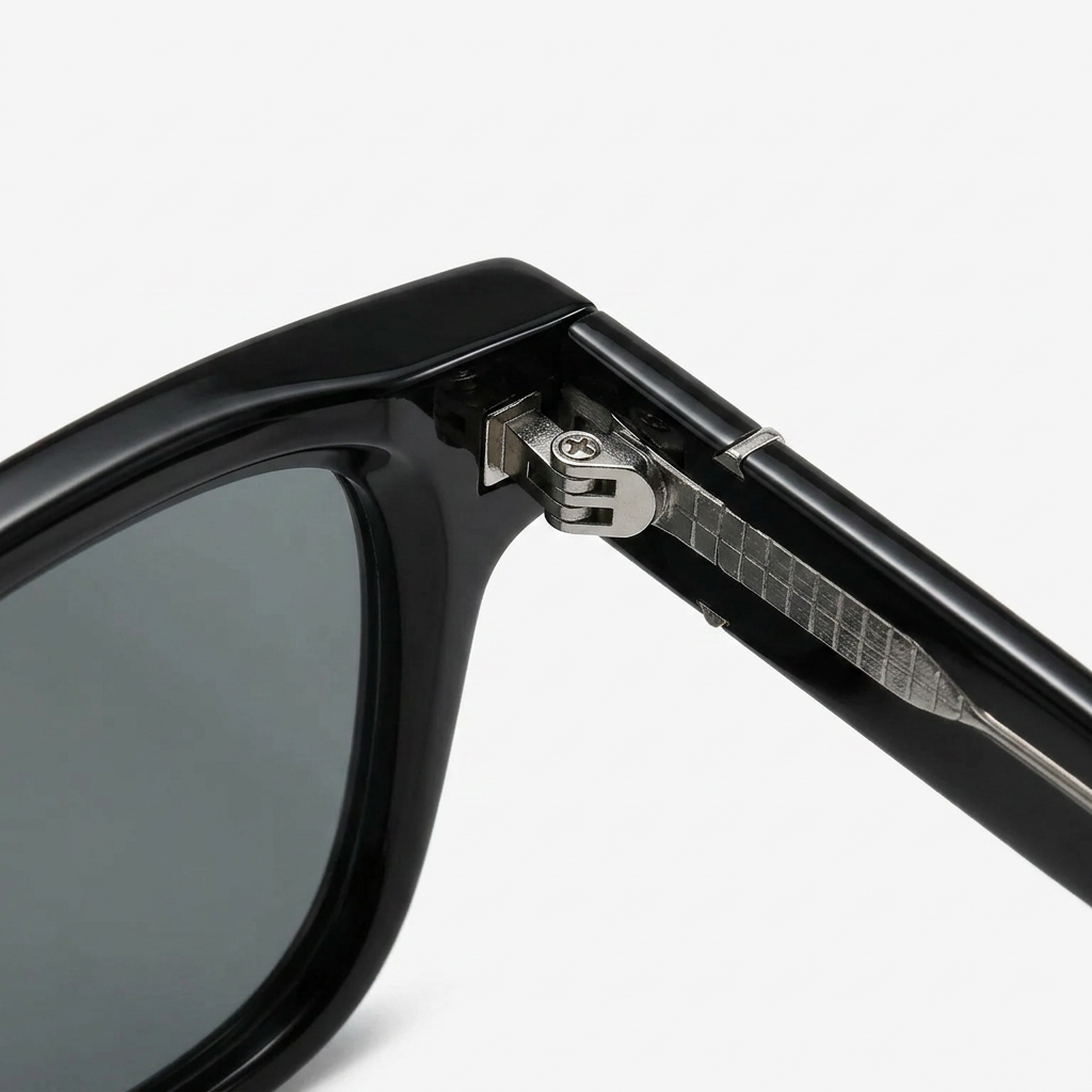 Bond Glossy Black